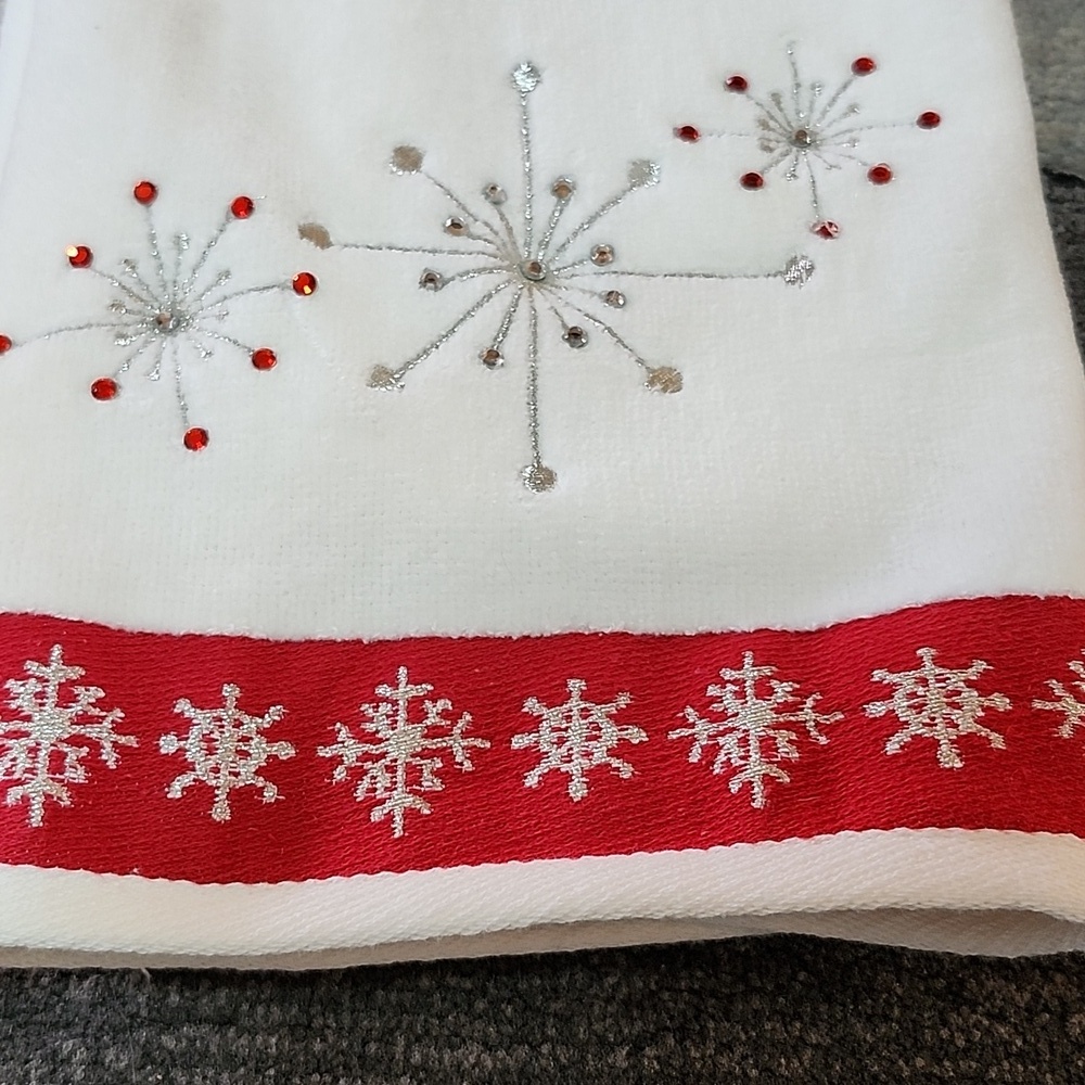 WISH FOR JOY EMBROIDERED RHINESTONES SNOWFLAKES 2-PC DISPLAY TOWEL SET - Picture 4 of 12